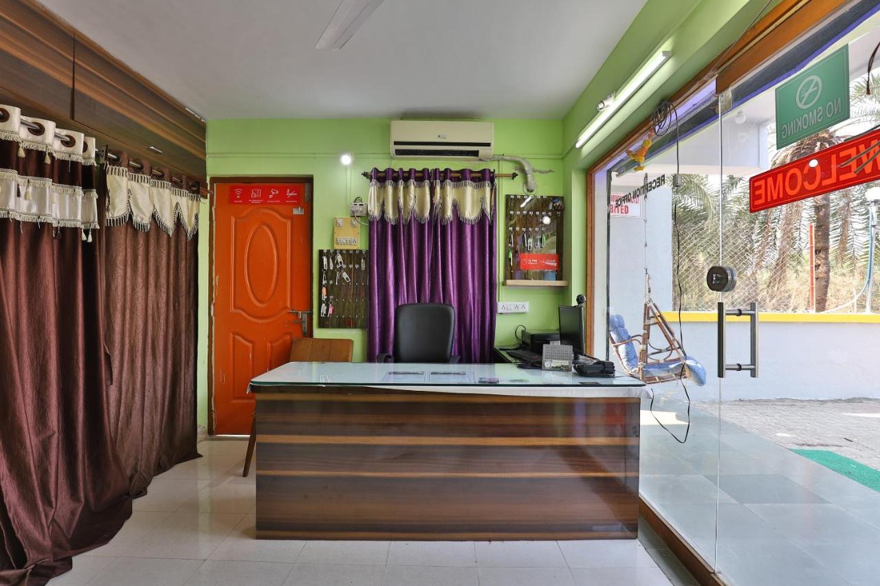Oyo 24833 Hotel Silver Daman Exterior photo