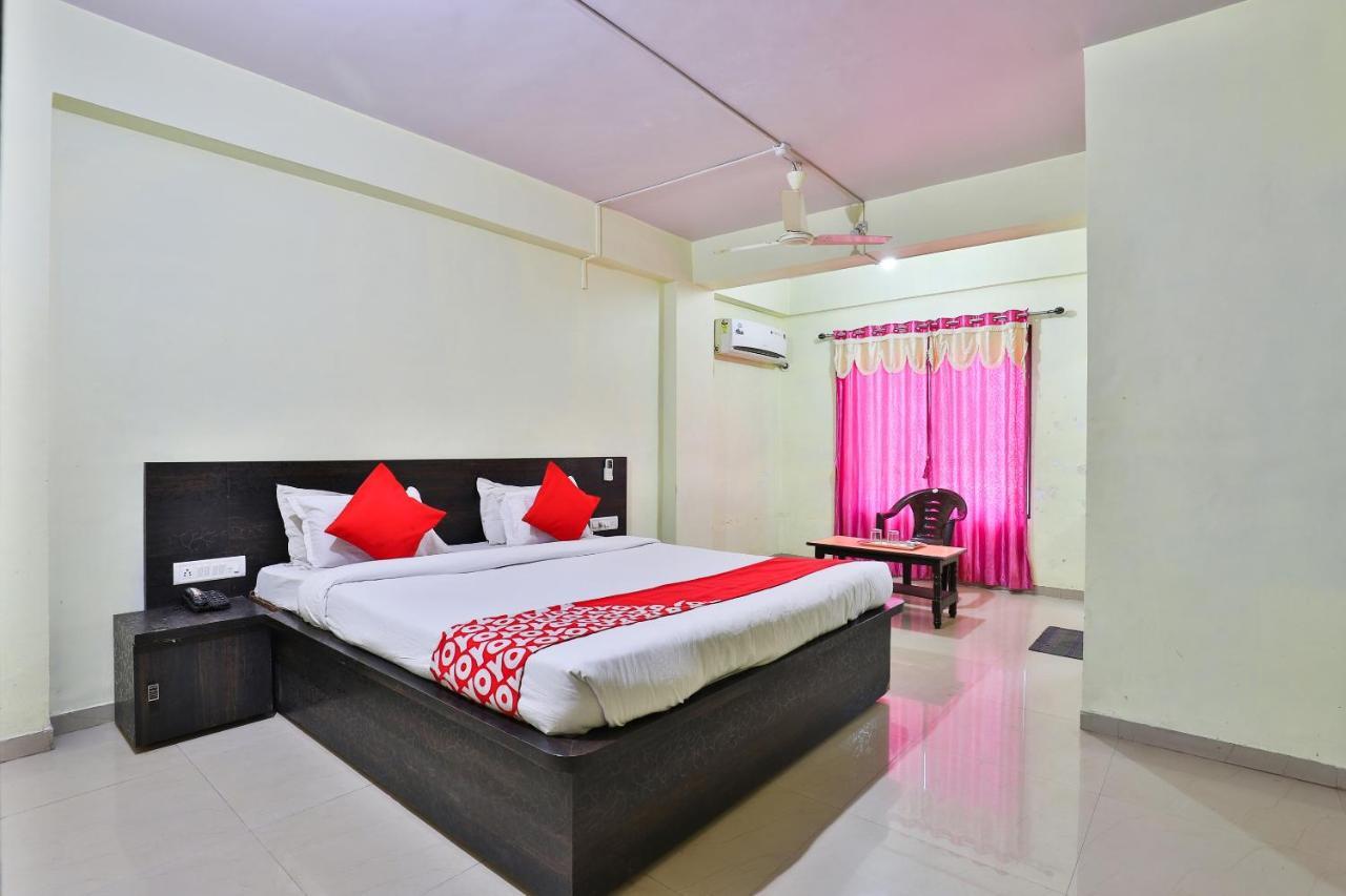 Oyo 24833 Hotel Silver Daman Exterior photo