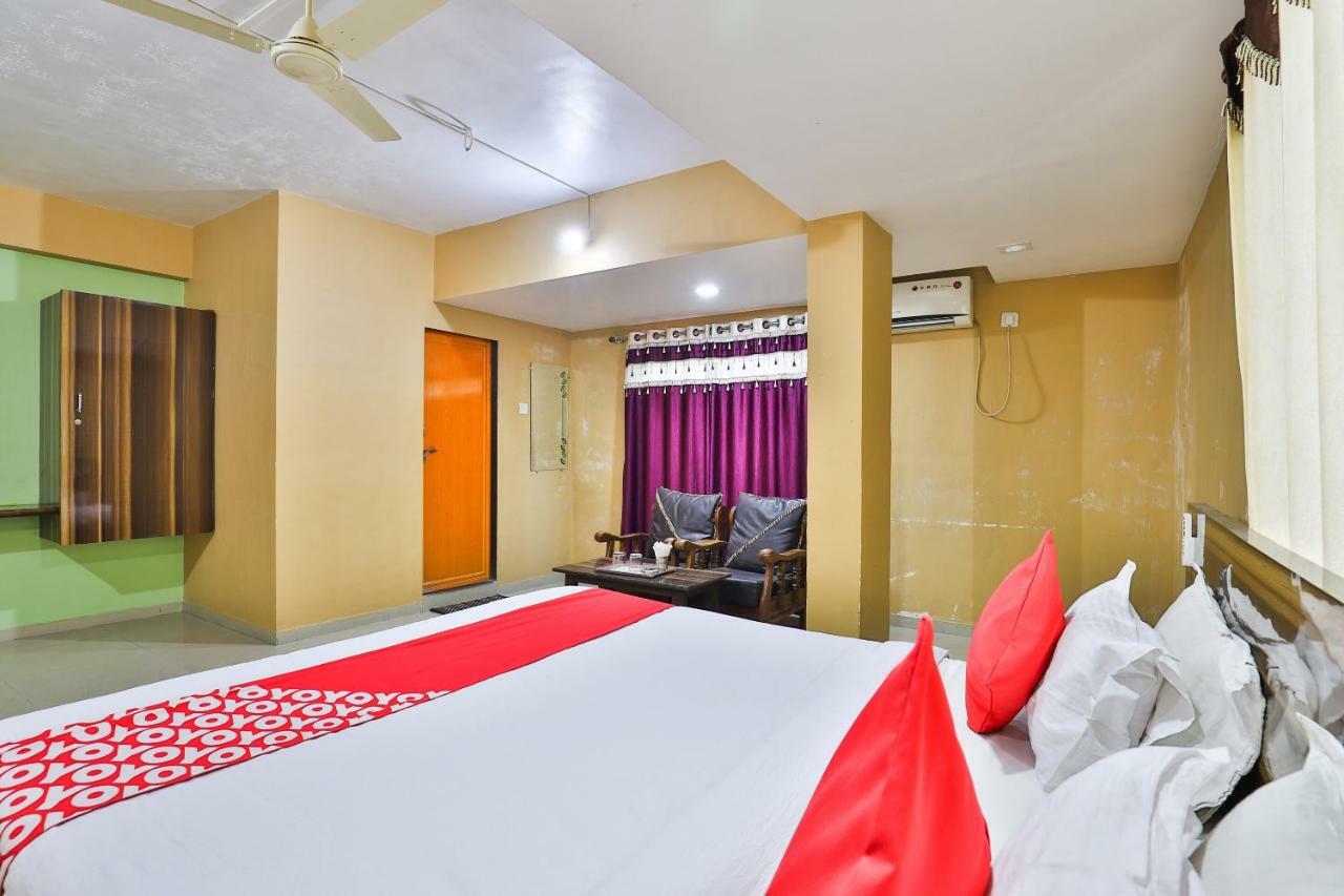 Oyo 24833 Hotel Silver Daman Exterior photo
